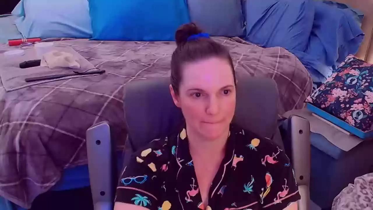 NinaJ on Streamray 