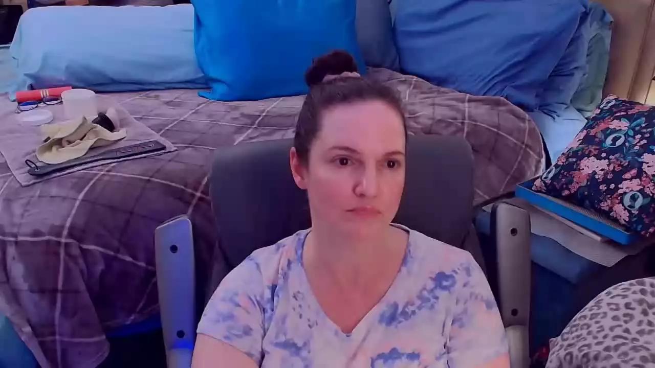 NinaJ on Streamray 