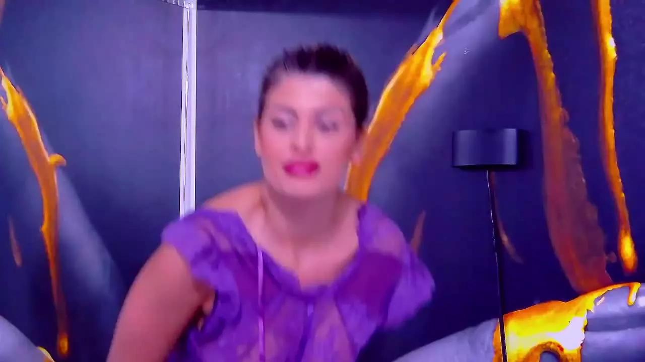 SalmaRoze on Streamray 