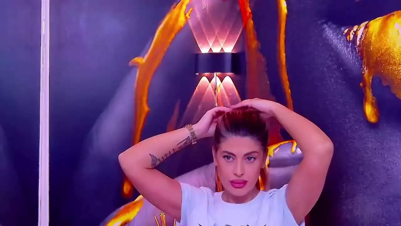 SalmaRoze on Streamray 