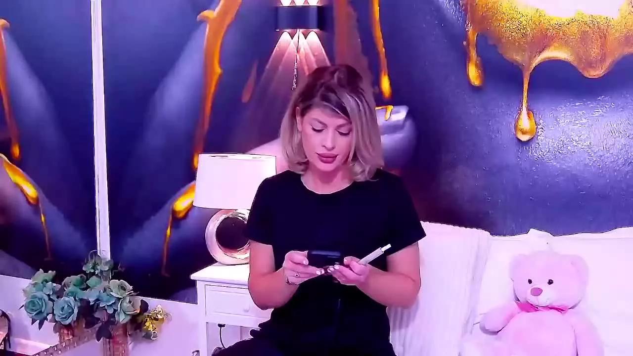 SalmaRoze on Streamray 