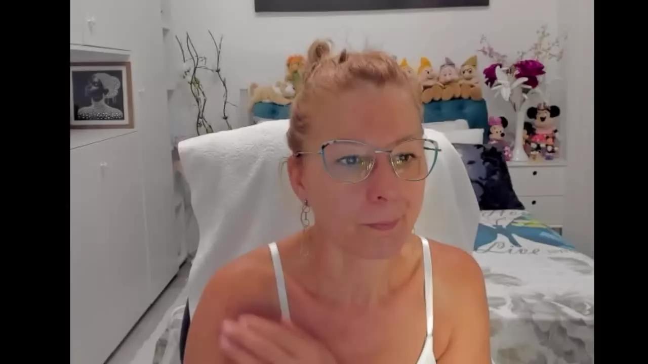 SalomeJade on Streamray 