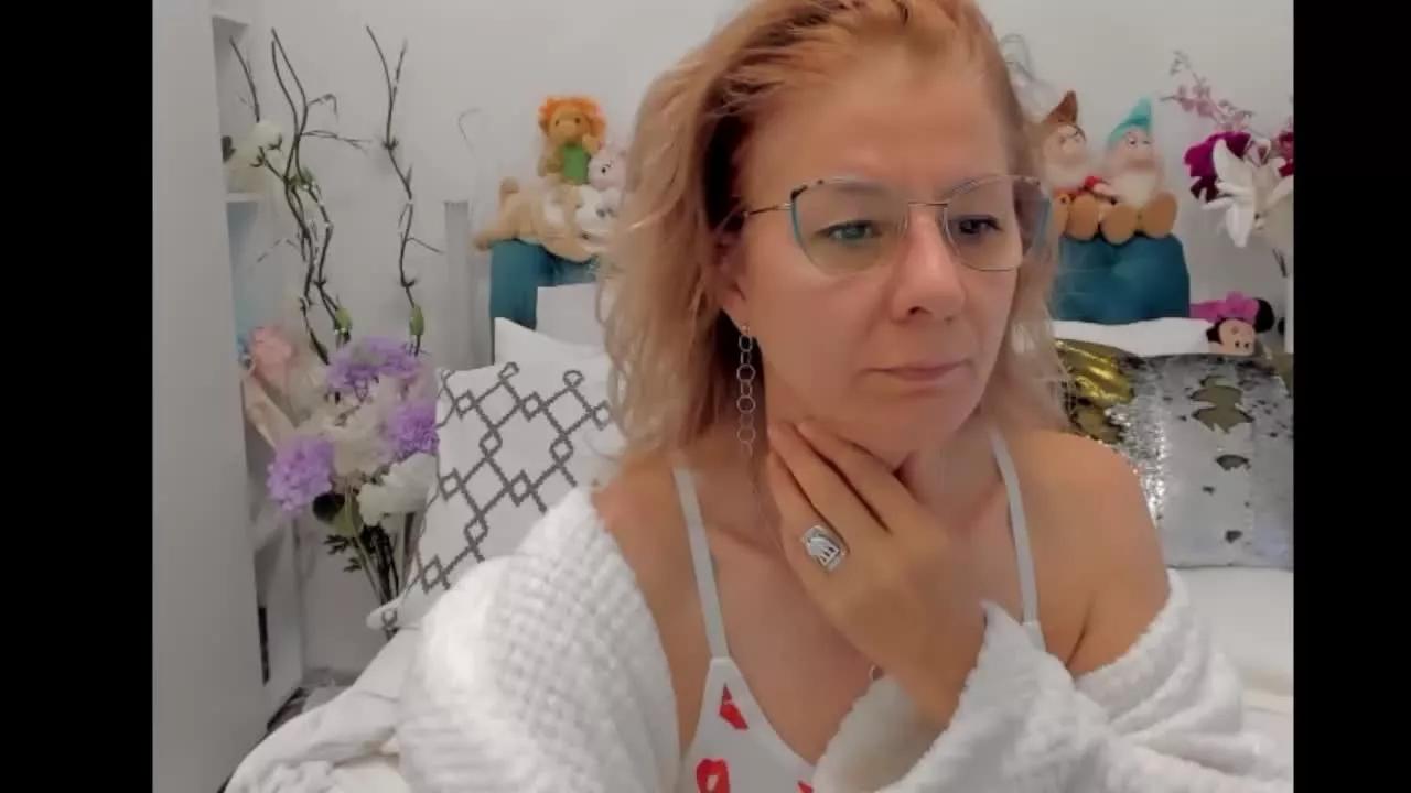 SalomeJade on Streamray 