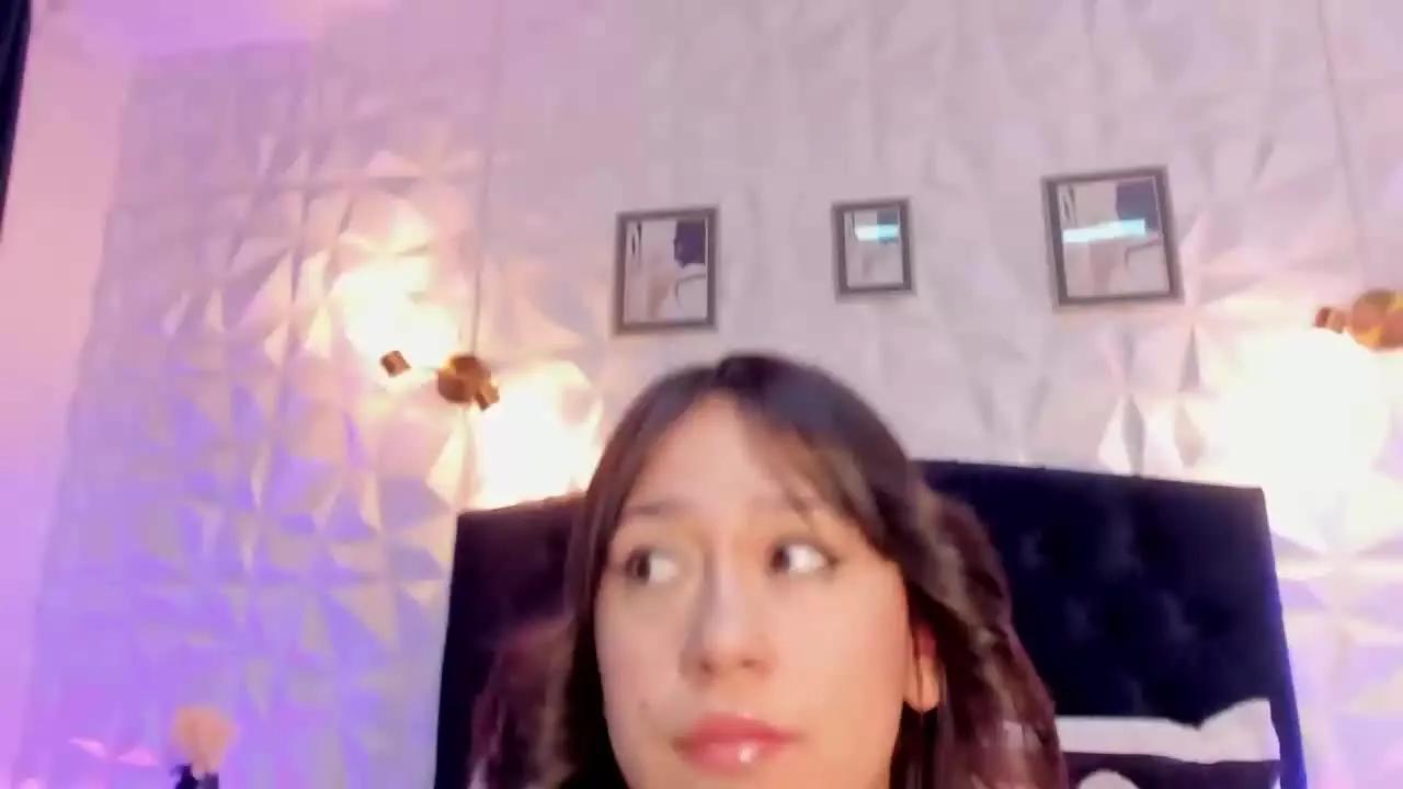 SaraaMillerr — Freechat on Streamray