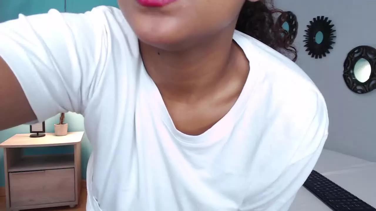SelenaRoyal on Streamray 