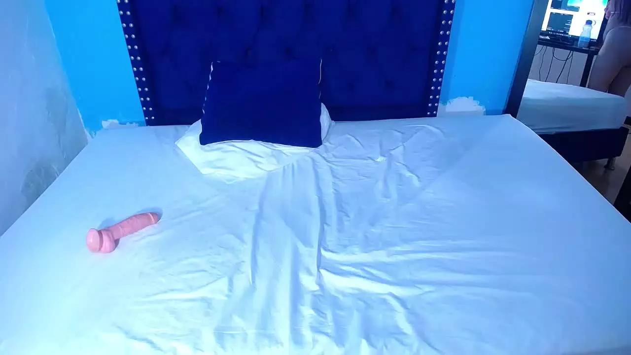 slutty_redhead on Streamray 