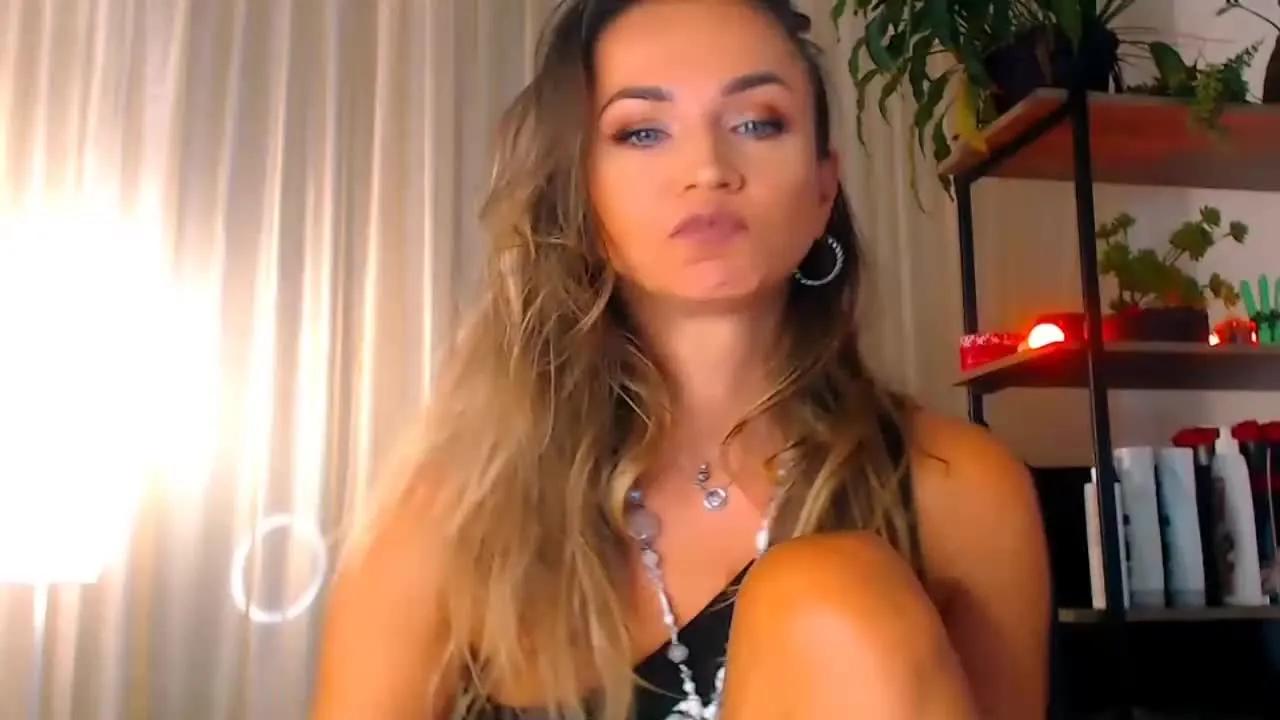 Freechat SoBlueEyes on Streamray