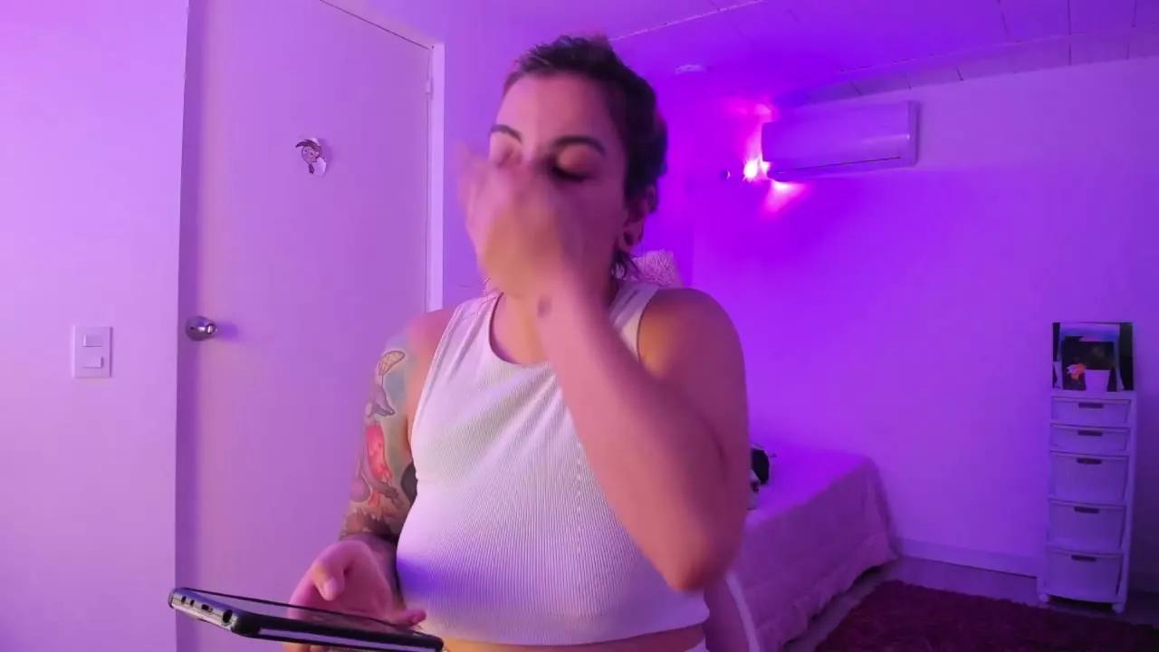 Offline Succubus_Dolly on Streamray