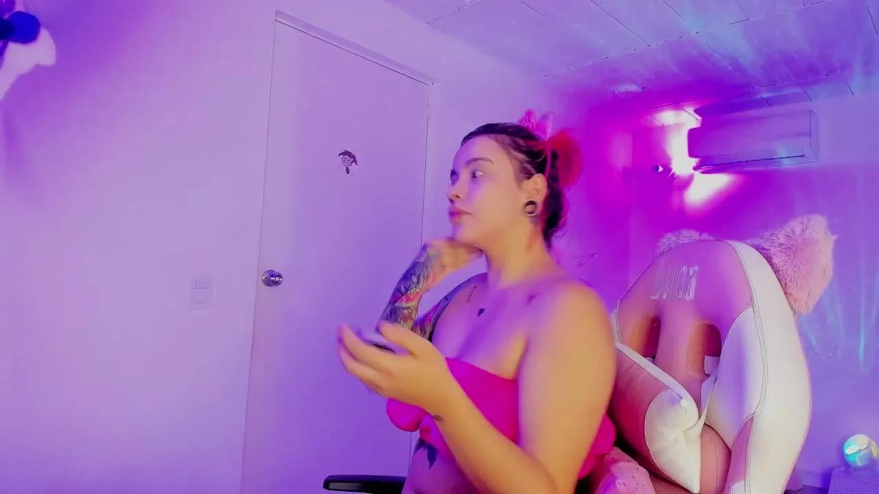 Offline Succubus_Dolly on Streamray