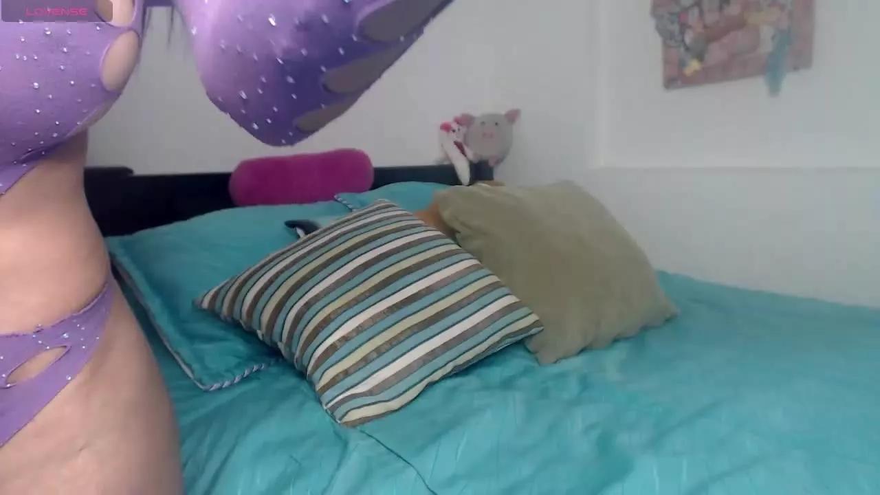 ValeriePeach on Streamray 