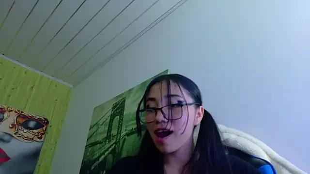 _Emmaa_Harper on StripChat 