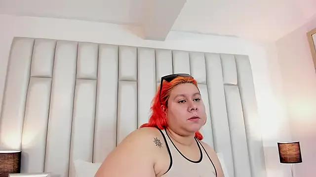 Freechat aandreaperez on StripChat