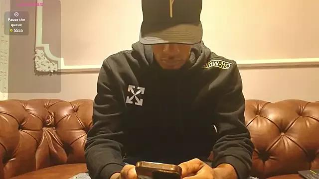 AaronCruz_ on StripChat 