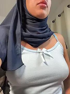 adila_anich on StripChat