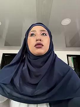 adila_anich on StripChat