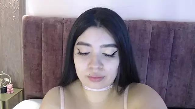 AgathaLynx on StripChat 