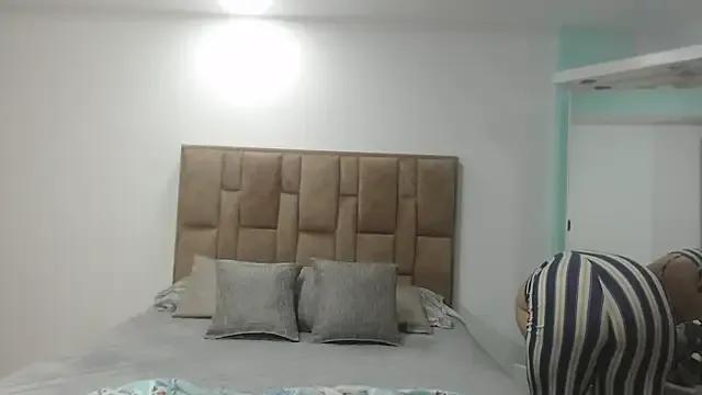 aleejhandraa on StripChat 