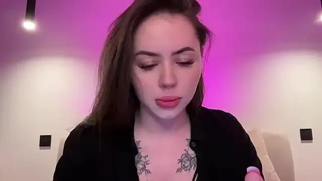 AlmaryKim on StripChat