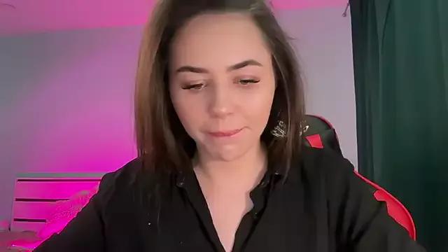 AlmaryKim on StripChat