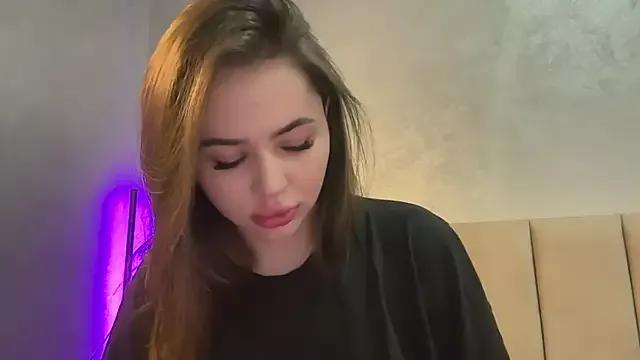 AlmaryKim on StripChat