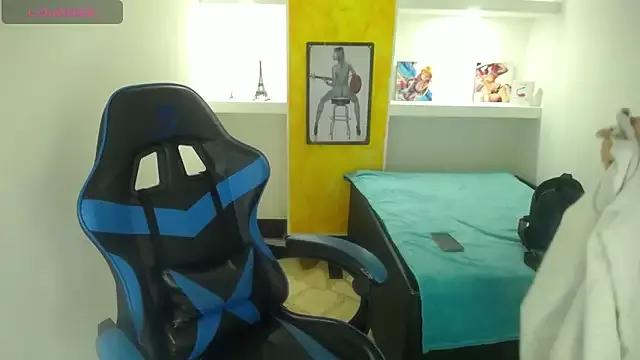 Anniee_x on StripChat