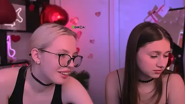 arianaa_cat on StripChat 