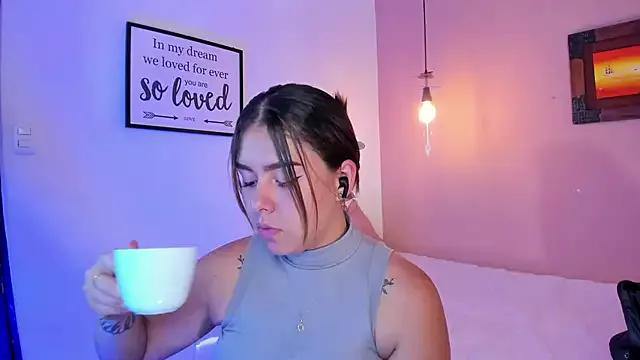 ArianaBaker on StripChat 