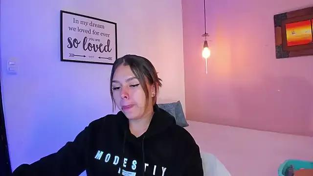 ArianaBaker on StripChat 
