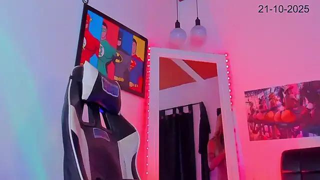 Arianna_t on StripChat