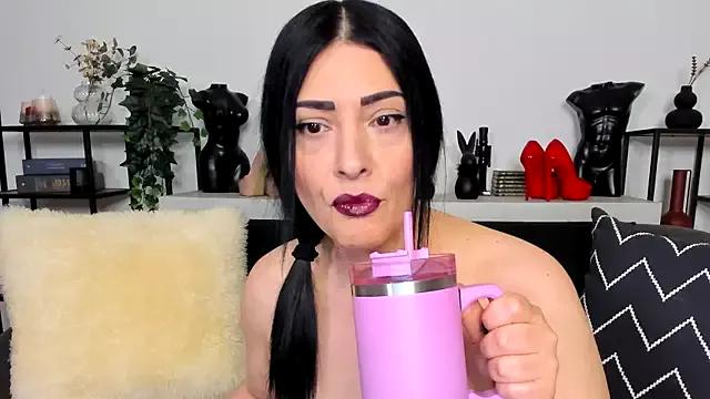 AryaSummersReal on StripChat 