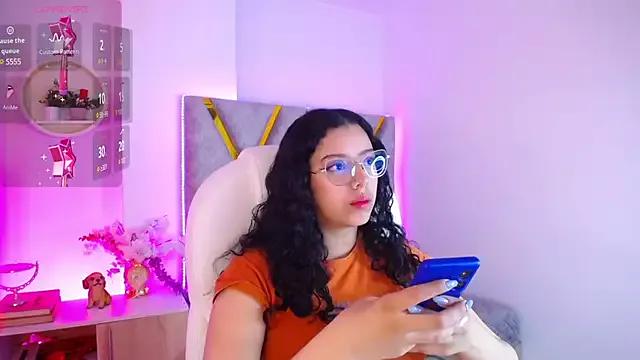 Aurora_Brownn on StripChat 