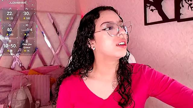 Aurora_Brownn on StripChat 