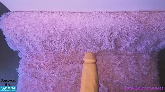 AuroraGoldenVoice on StripChat