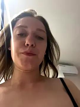 Bambi-Live — dildo in pussy+lush control 5 min for lt