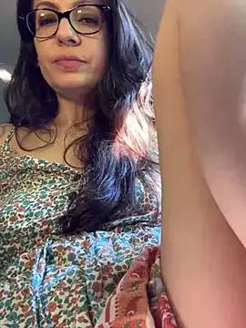 BeautifulMesss on StripChat