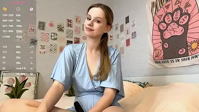 BeckyDwinell on StripChat