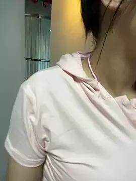 Bella0815 on StripChat 