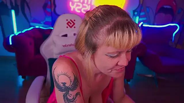 BellaLaPetit on StripChat 