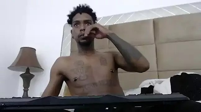 bigblackhotx1 on StripChat 