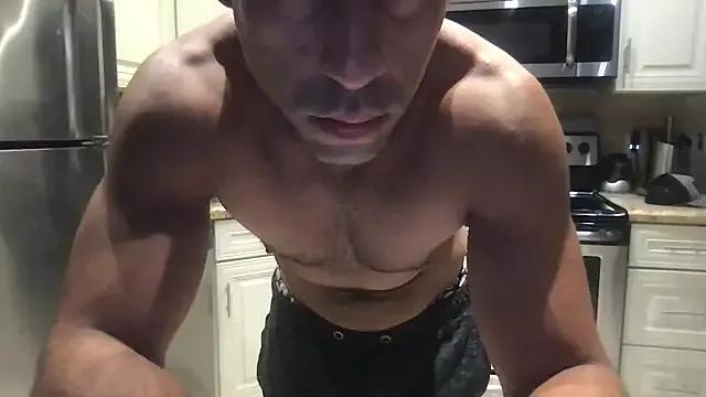 BigGuyMuscle on StripChat 