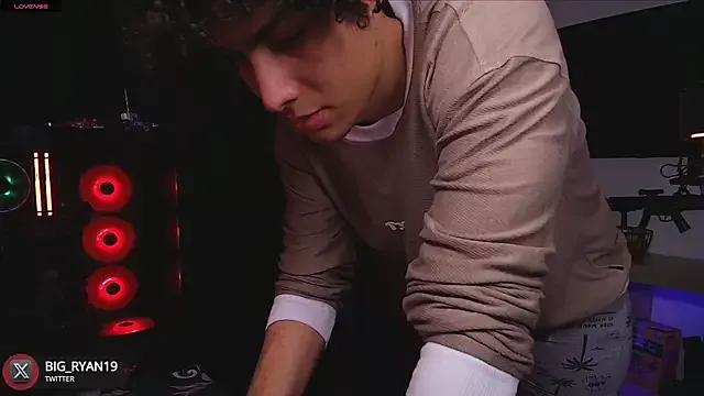 Freechat bigryann23 on StripChat