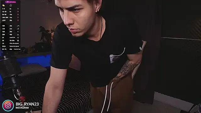 Freechat bigryann23 on StripChat