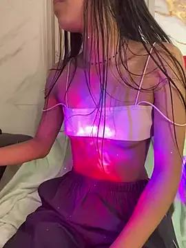 bonnie_18x on StripChat 