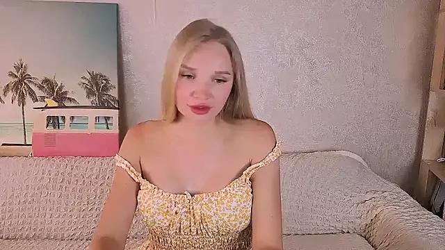 BoysLoveBlondee on StripChat