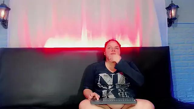 brunnette_hot on StripChat 