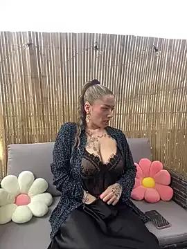 Chachou000 on StripChat 