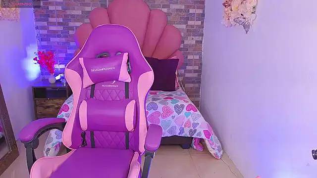 CherryDiamon on StripChat 