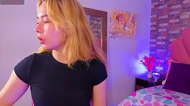 CherryDiamon on StripChat 
