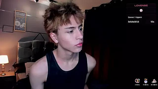 Christopher_77 on StripChat 