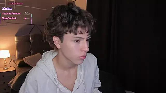 Christopher_77 on StripChat 